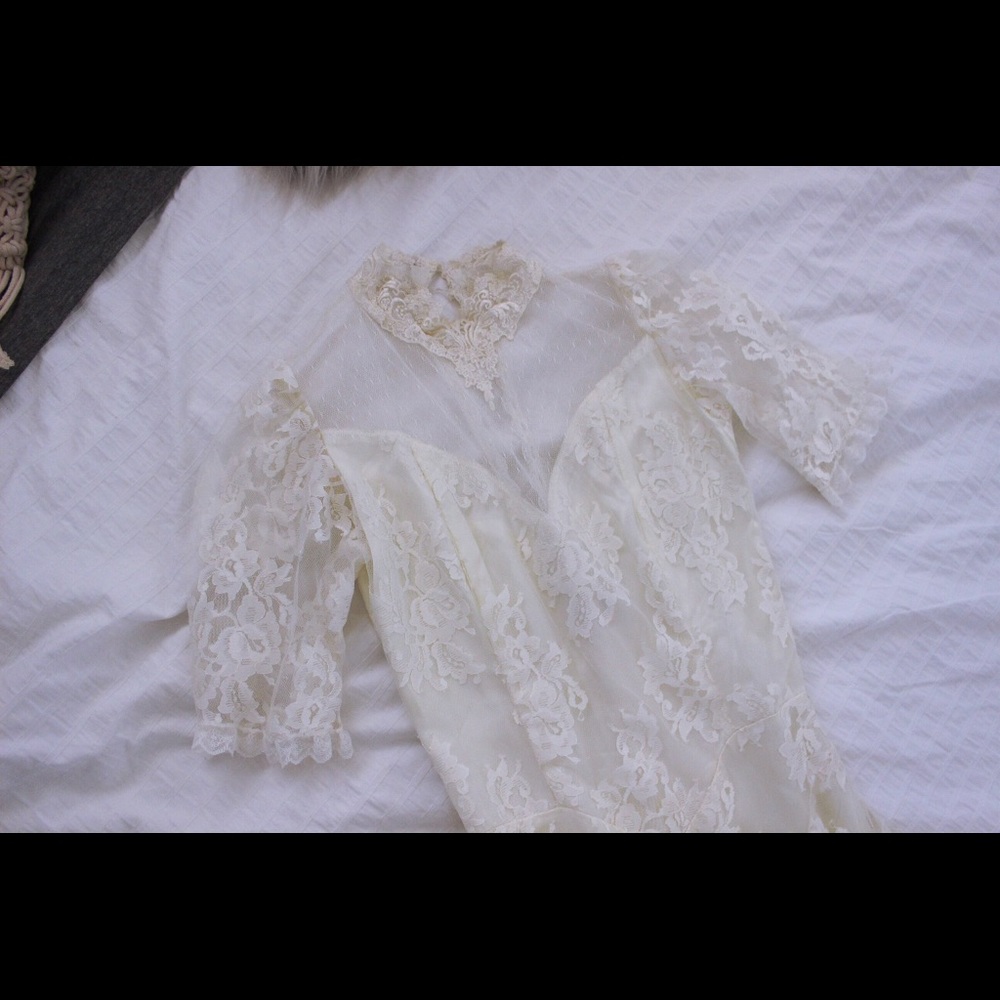 wedding dress - Picture 2 of 7